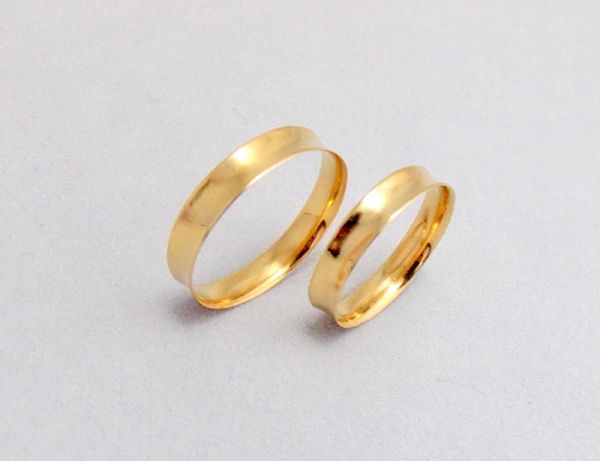Aliança Mod. Invertido em Ouro 18 kl(750)